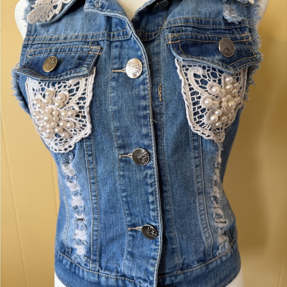 Women’s Blue Denim Vest with Lace & Pearl Vintage 100% cotton size small